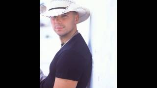 Watch Kenny Chesney She Gets That Way video