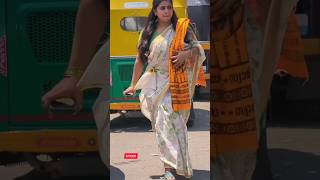 സധരണകകര പല റഡ മറച കടനന നള നമപയർ Nila Nambiar Spotted At Attukal