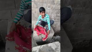 Gorakhpur Ganga Pul Ke Niche Pese Ne Pakada Lal Kapda.