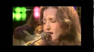Watch Bonnie Raitt Any Day Woman video