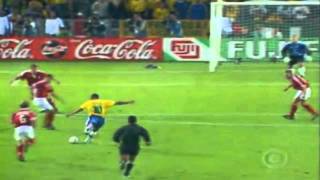 Brazil defeated Denmark 3-2 in the quarterfinals of the French Cup (1998)