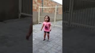 Mini Anitta Dançando