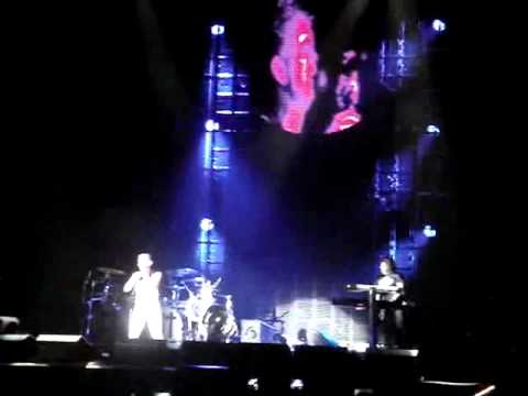 Depeche Mode - Somebody (Peru 2009 HD) Wall-E