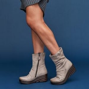 bionica richfield suede wedge boot