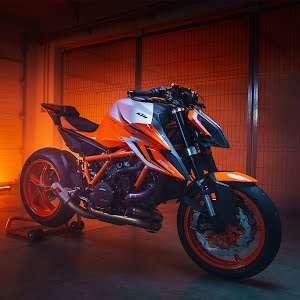 Research 2022
                  KTM Super Duke R pictures, prices and reviews