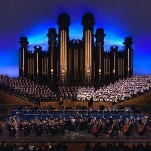 Hoy hace menos frío que ayer y mañana tendremos aún menos que hoy. Las temperaturas gélidas todavía hoy ya van en la línea ascendente hacia los próximos días, encaminándose al frío normal para la época. Día soleado y agradable al mediodía. Hoy nos vamos a disfrutar de bellos paisajes y de una música que los va a acompañar. El vídeo se ha estrenado hace 2 días y se retransmitió en directo con el título de  "Música y la palabra hablada" e interpretado por el Coro y la Orquesta del Tabernáculo en Temple Square, La Manzana del Templo, Temple Square en inglés, es una zona de 40.000 m² en Salt Lake City, estado de Utah, propiedad de La Iglesia de Jesucristo de los Santos de los Últimos Días, conocidos como mormones. En el vídeo podremos ver preciosas imágenes de paisajes nevados y en otras estaciones del año. Hoy hace menos frío que ayer y mañana tendremos aún menos que hoy. Las temperaturas gélidas todavía hoy ya van en la línea ascendente hacia los próximos días, encaminándose al frío normal para la época. Día soleado y agradable al mediodía. Hoy nos vamos a disfrutar de bellos paisajes y de una música que los va a acompañar. El vídeo se ha estrenado hace 2 días y se retransmitió en directo con el título de  "Música y la palabra hablada" e interpretado por el Coro y la Orquesta del Tabernáculo en Temple Square, La Manzana del Templo, Temple Square en inglés, es una zona de 40.000 m² en Salt Lake City, estado de Utah, propiedad de La Iglesia de Jesucristo de los Santos de los Últimos Días, conocidos como mormones. En el vídeo podremos ver preciosas imágenes de paisajes nevados y en otras estaciones del año.