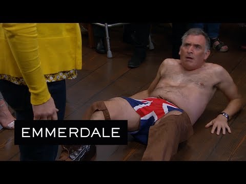 Emmerdale - Laurel Dumps Bob in the Middle of His Strip Show