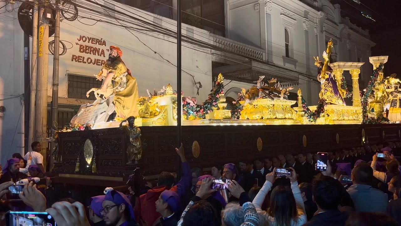 [4K] "En su Urna va Jesús" | Jesús de las Tres Potencias | Lunes Santo 2025