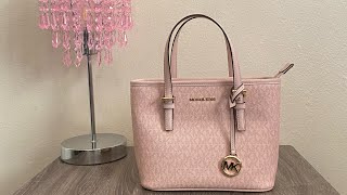 What’s in my bag? Michael Kors jet set travel dark powder plush tote review 💗🌸