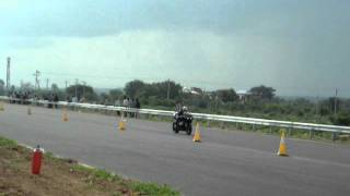 lol 😆 Honda CB400 vs Yamaha R1