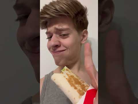 Новинка! Азия ролл в KFC и Rostic’s! #обзор #рекомендации #рек #еда #вкусно #shorts #ростикс #кфс