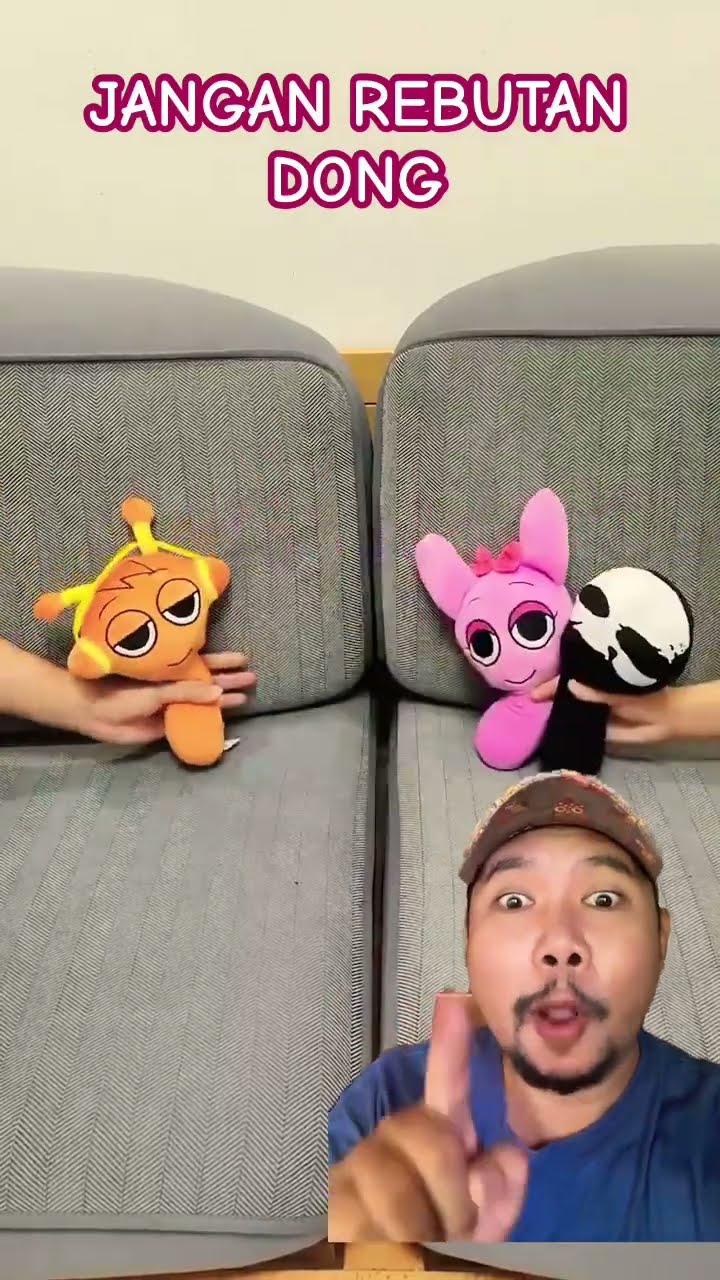 JANGAN REBUTAN DONG KAK!!!?? #funny #pinkcat #cute #shortsfeed #shortvideo