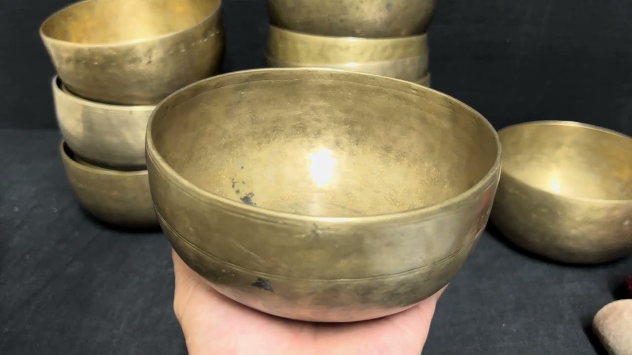 A40 Antiqueシンギングボウル【A#】14.5cm×6.6cm 431g - ::民族楽器
