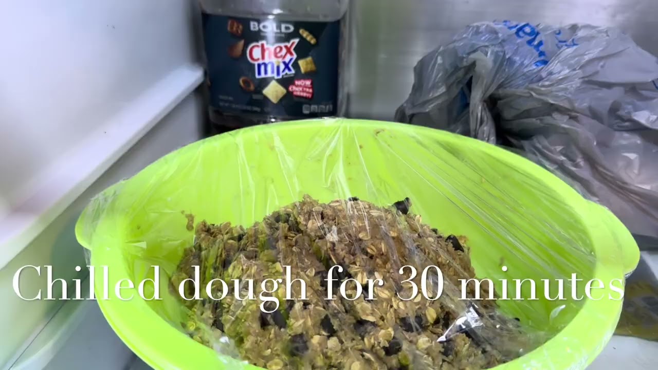 Oatmeal chocolate chip cookies ￼