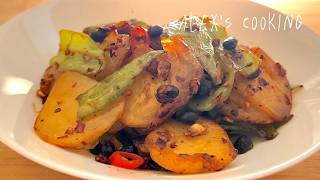 If you have potatoes and chili peppers, try this recipe—it’s spicy and delicious!
