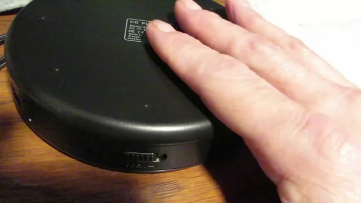 REVUING LUKASA BLUETOOTH CD PLAYER