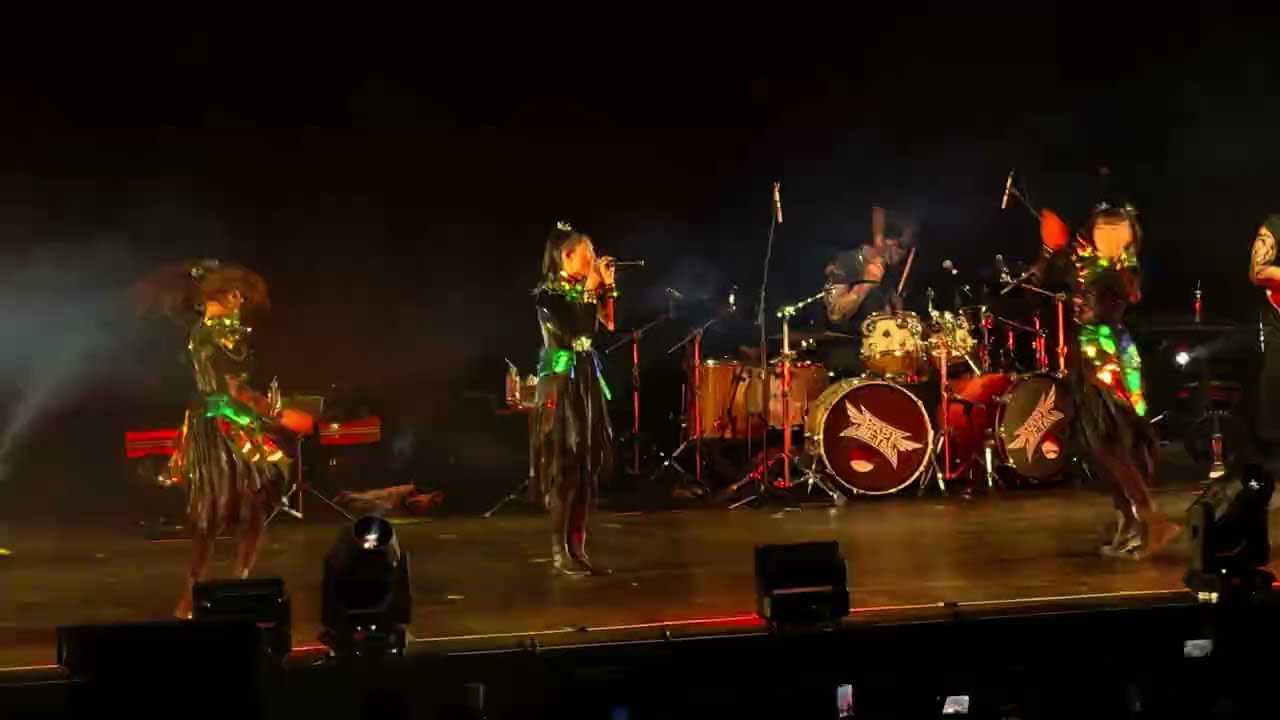 BABYMETAL - Gimme Chocolate!! | BABYMETAL WORLD TOUR 2025-2026 IN ASIA Live in Manila [FANCAM]