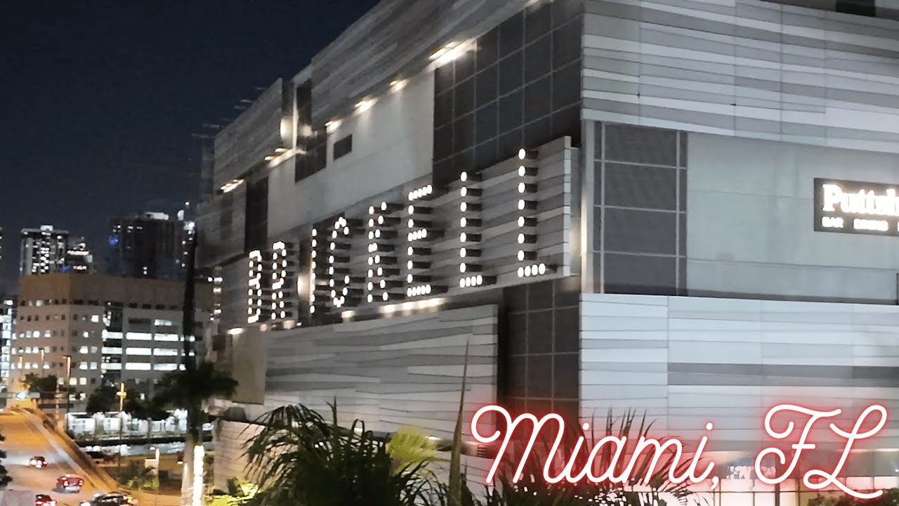 Walking Brickell and Brickell City Centre in Downtown Miami FL. (4K)