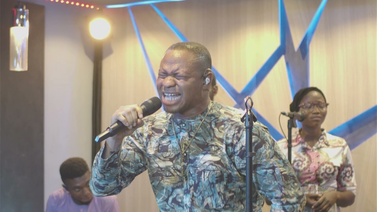 Evg Michael Moradeyo Live ministration at 601 studio Mandate & Mantle).