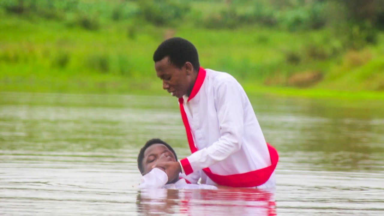 UBATIZO WA MAJI MENGI Huko vijijini na Pastor Abedi Amuri Malawi 🇲🇼 