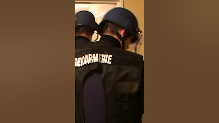 Quand les gendarmes défoncent la mauvaise porte !#shorts