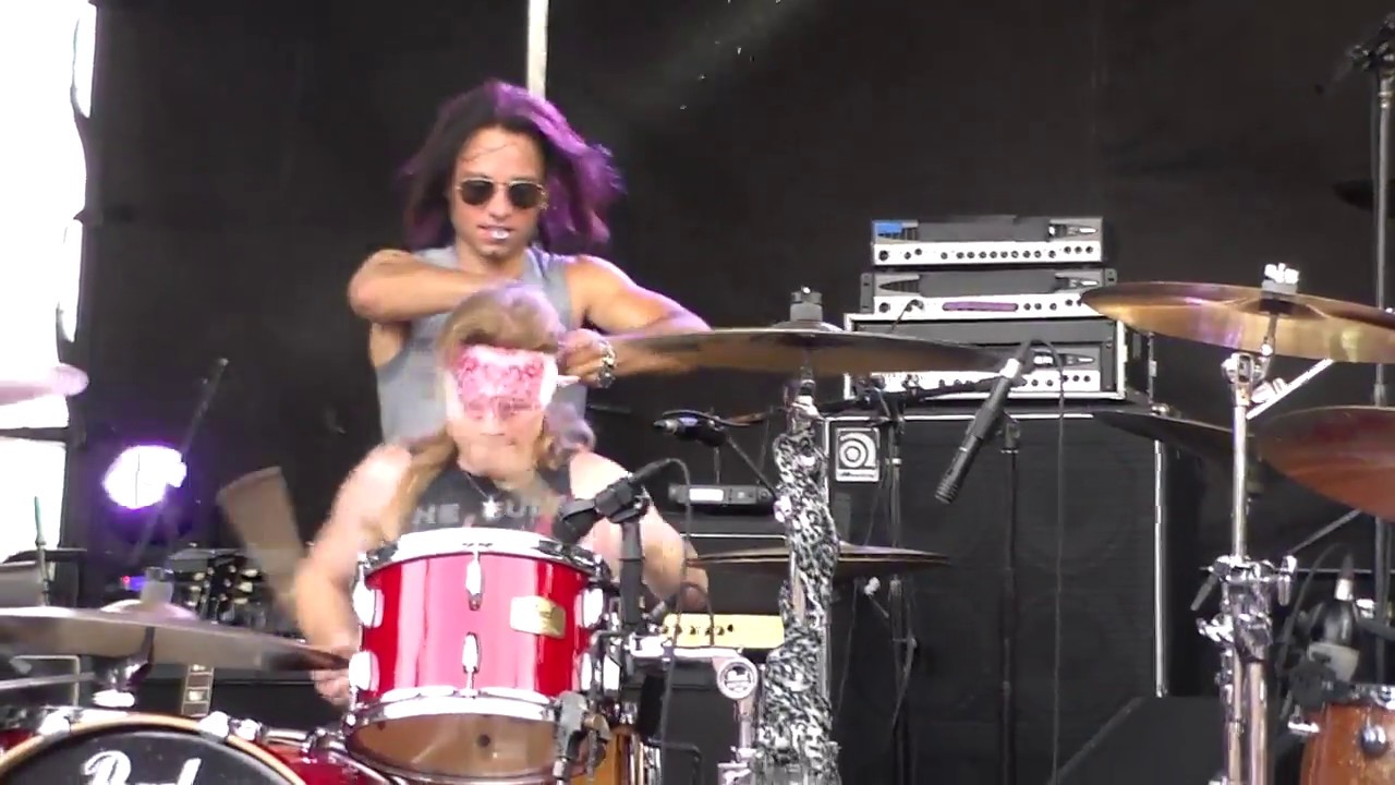 Redline Drive Live in Houston TX -  Drew Dye solo, Black Soul Woman