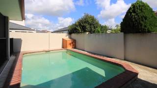 39 Edinburgh Road Benowa 4217 QLD by Tim Grevell