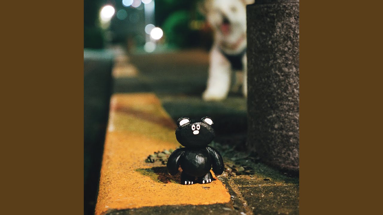 在 YouTube 上觀看「Rocket Girl」 在 YouTube 上觀看「Rocket Girl」