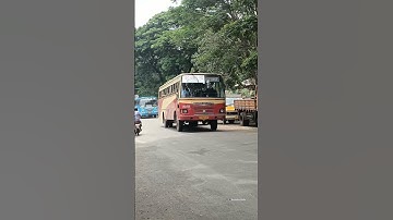 KSRTC Kerala Mass Entry🔥😎| Ksrtc kerala vs Private Bus | Ksrtc Kerala | Bus lovers whatsapp status