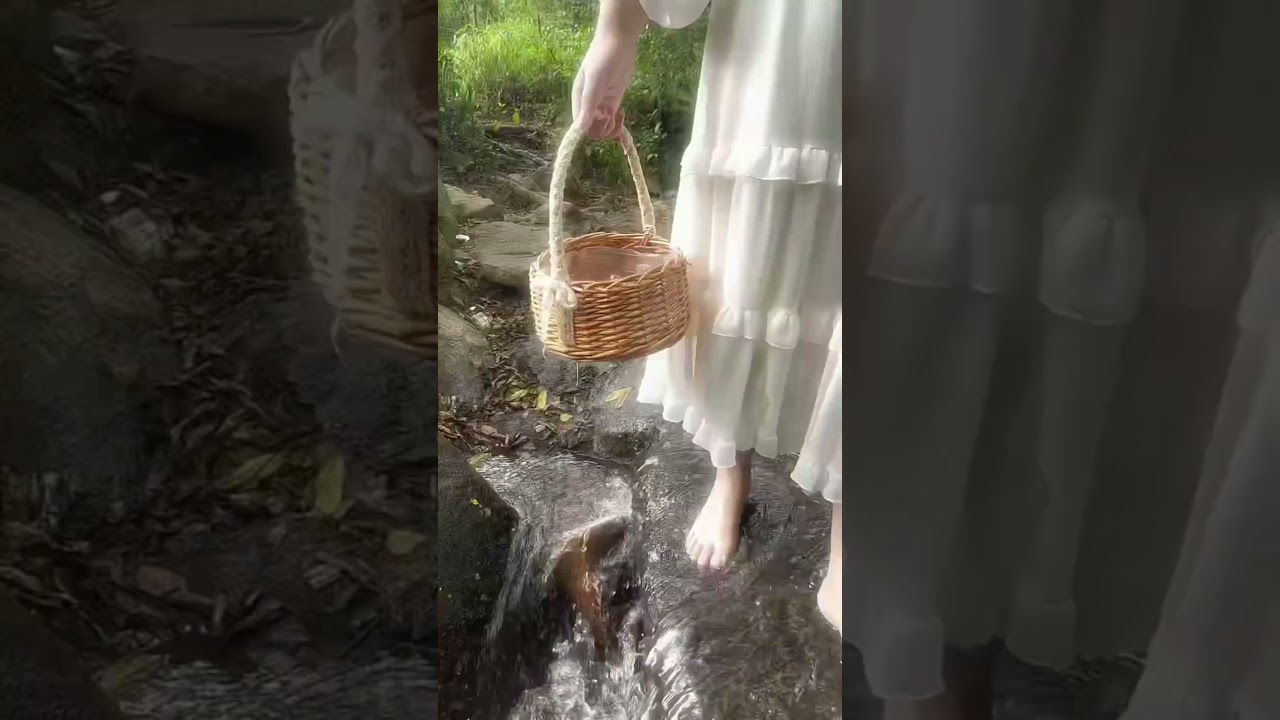 Water bath therapy, my braceletfrom EMEI. 