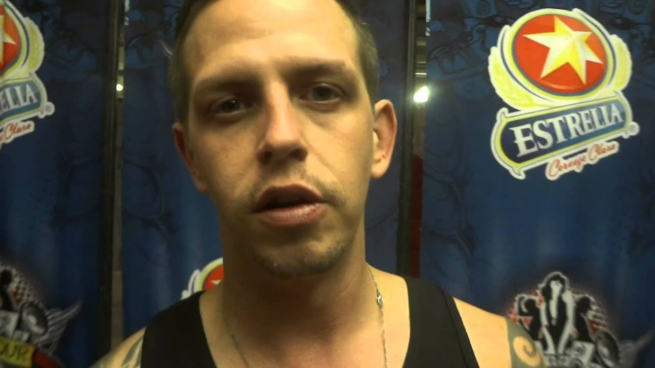 Molotov - Saluda A La Banda De ALaFuga.Com