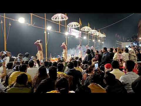 Capa de GANGA AARTI IN VARANASI