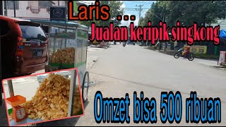 Omzet Ratusan Ribu Jualan Keripik Singkong