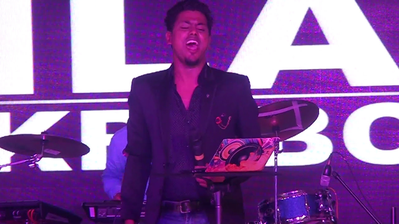 Gulapi Jazz GULABI AANKHE || PERFORMANCE BY TILAK CHAKRABORTY || THE JAZZ BAND LIVE ...