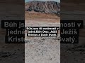 Kdo je Bůh? Stvořitel vesmíru, ztělesnění lásky a dokonalá svatost. Bůh je jeden ve třech osobách.