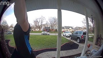 Spinning Pizza Delivery Guy || ViralHog