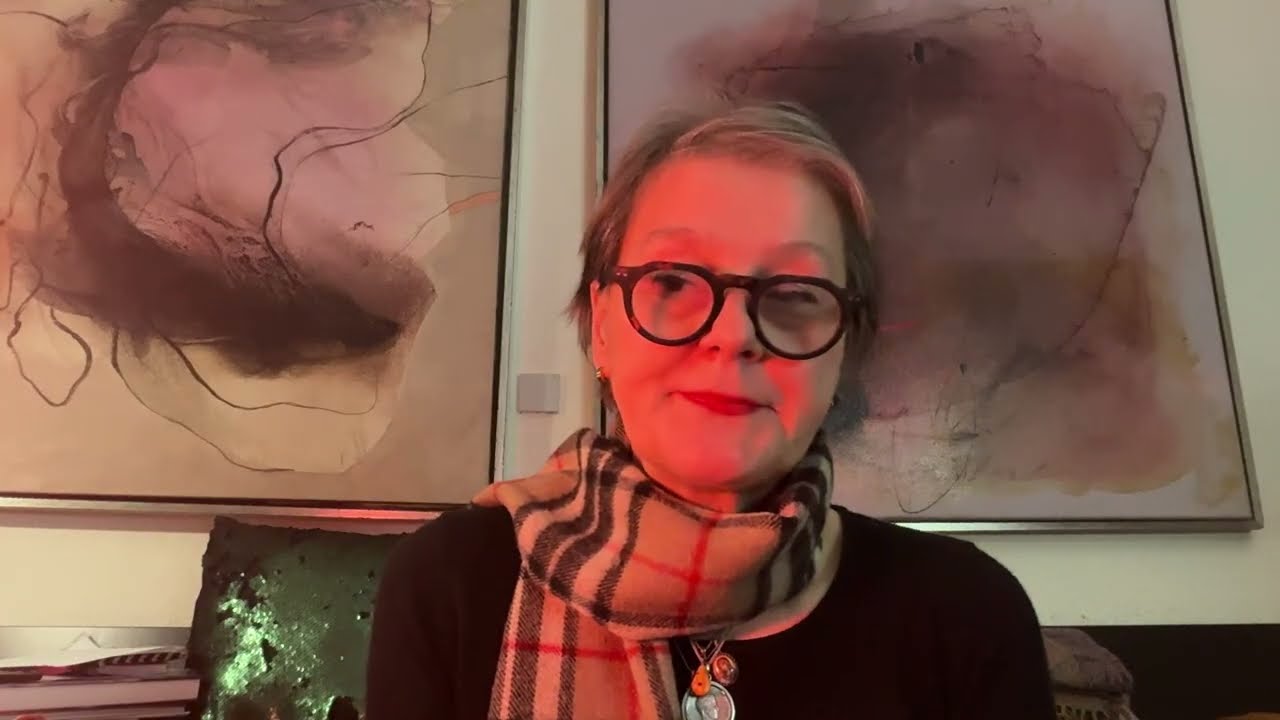 Комментатор политических новостей