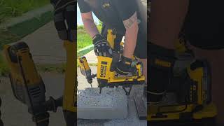 Καρφωτικό DeWalt!!www.fotismos.gr #prodromoufotismos #dewalttools #fotismos #tools