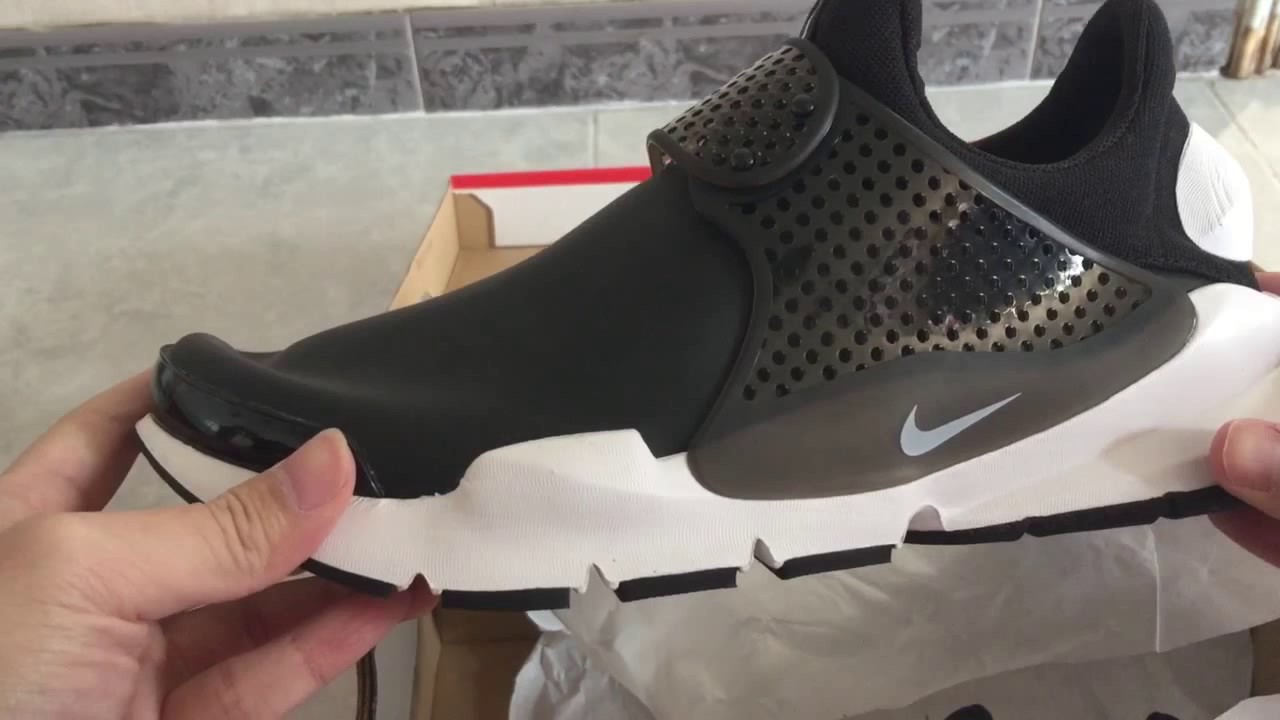 nike sock dart waterproof