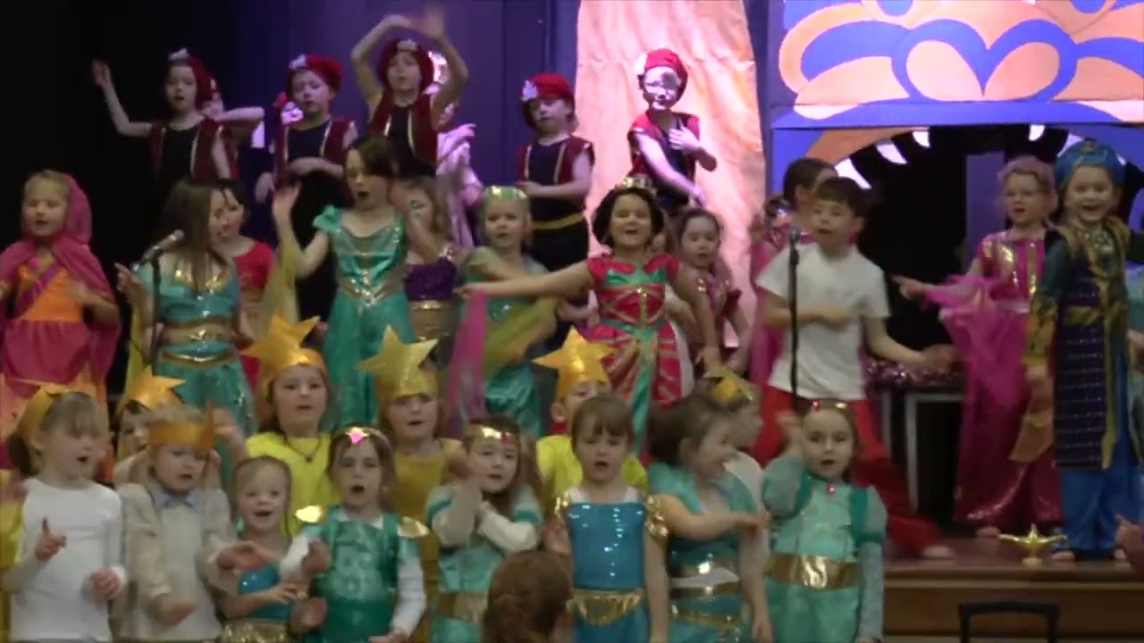 Sioe Nadolig Blwyddyn 1 a 2 2023 / Year 1 and 2 Christmas Show 2023