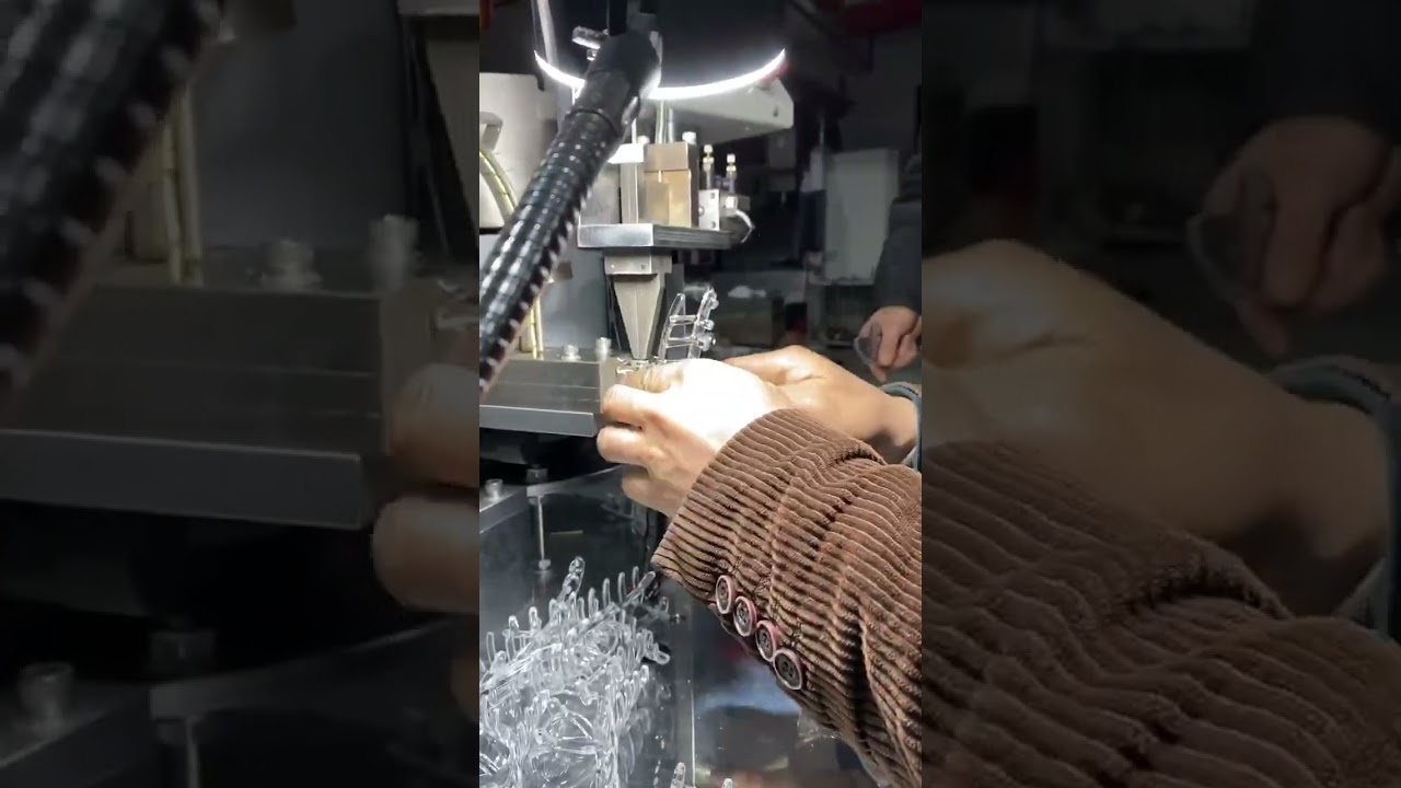 Semi auto hair clamp spring pin assembly machine