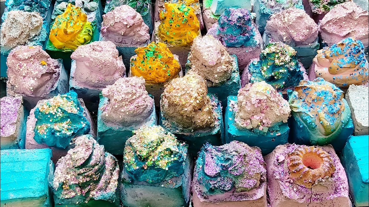 Mini Mass Monday | Sifting Oiling Pebbles