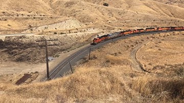 Eastbound BNSF entering Tunnel #2 on the Tehachapi Pass