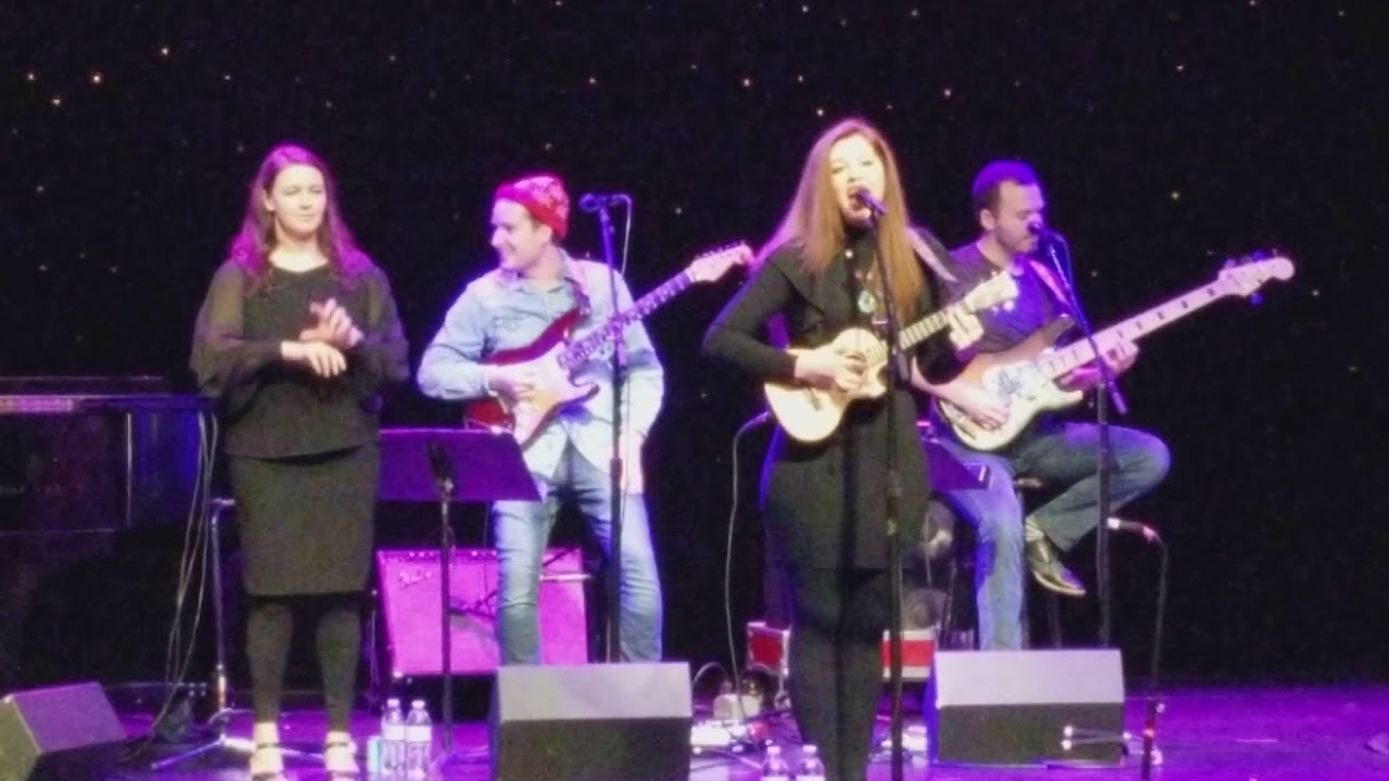 Mandy Harvey at The Triple Door Seattle WA 02/25/18 singing Try.