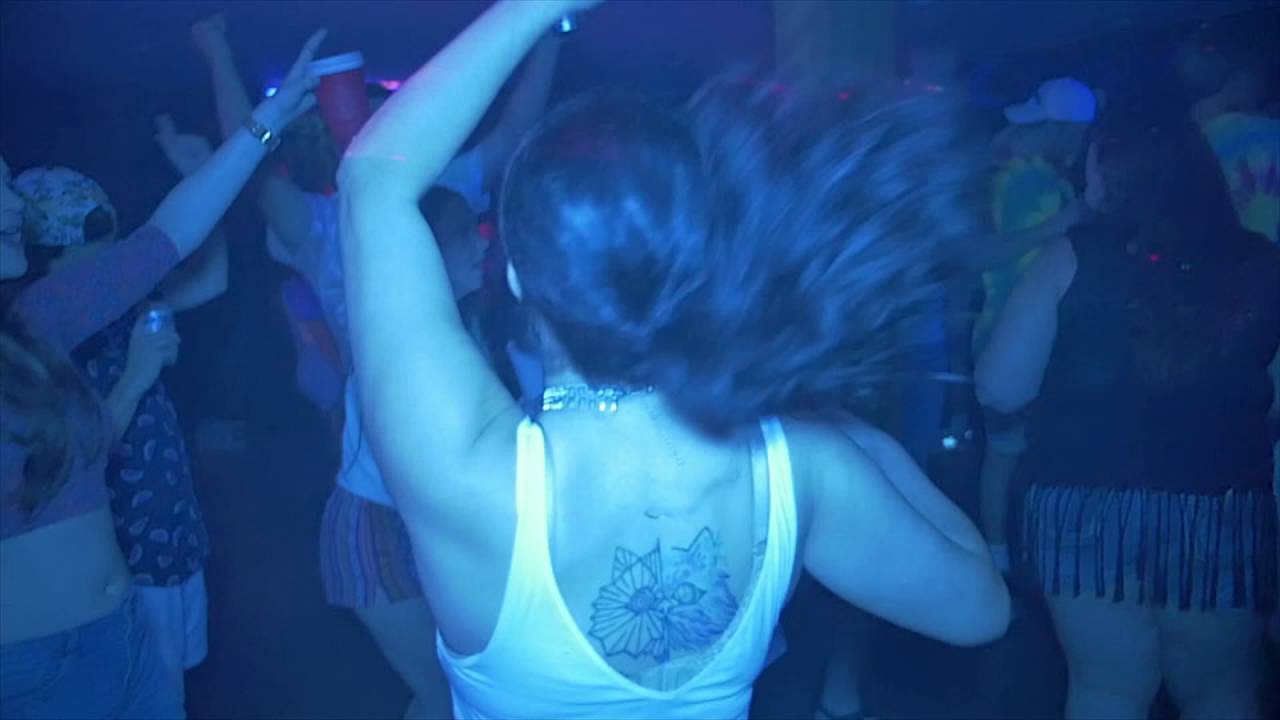 Παρακολούθηση DSmooth - Blue Dolphin στο YouTube Παρακολούθηση DSmooth - Blue Dolphin στο YouTube