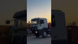 SHACMANF3000 8 × 4 dump truck chassis, Weichai big pump engine 430HP, with anti-collision bar