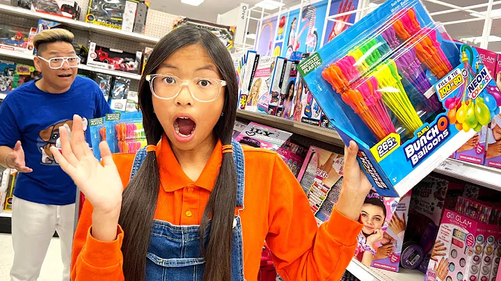 Wendy and Eric Shopping Adventure for Water Balloo...