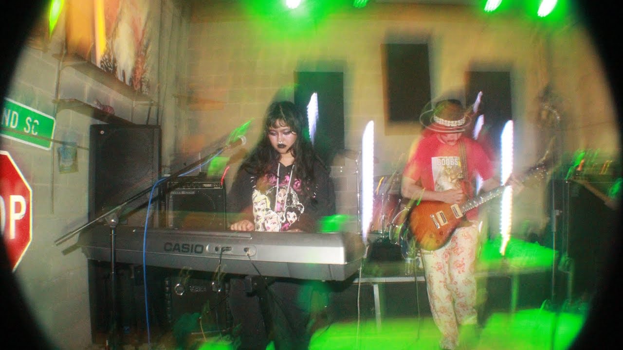 Hell's Maid- "Bad Wulf" Live at the Spaze 12/06