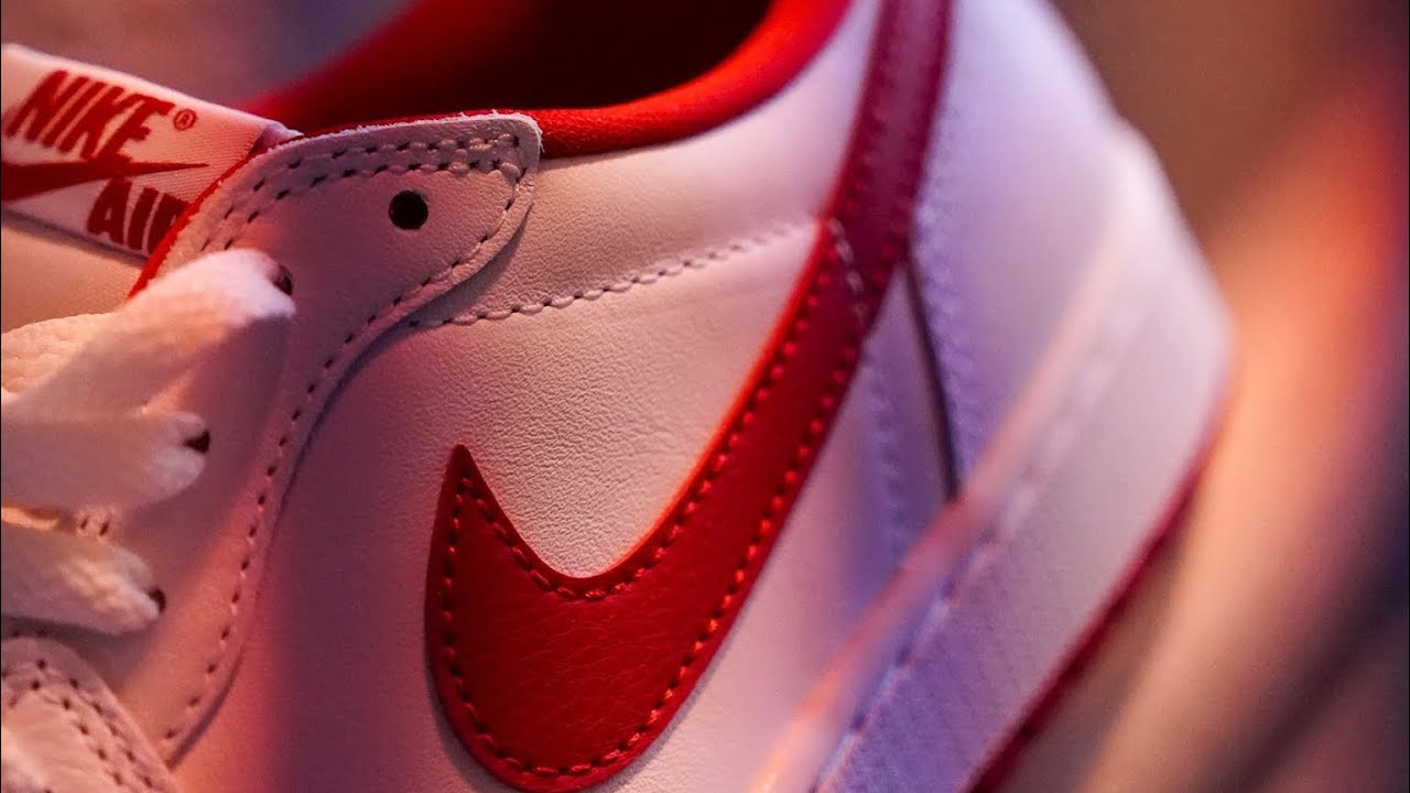 Unboxing The Air Jordan 1 Low OG “University Red” 