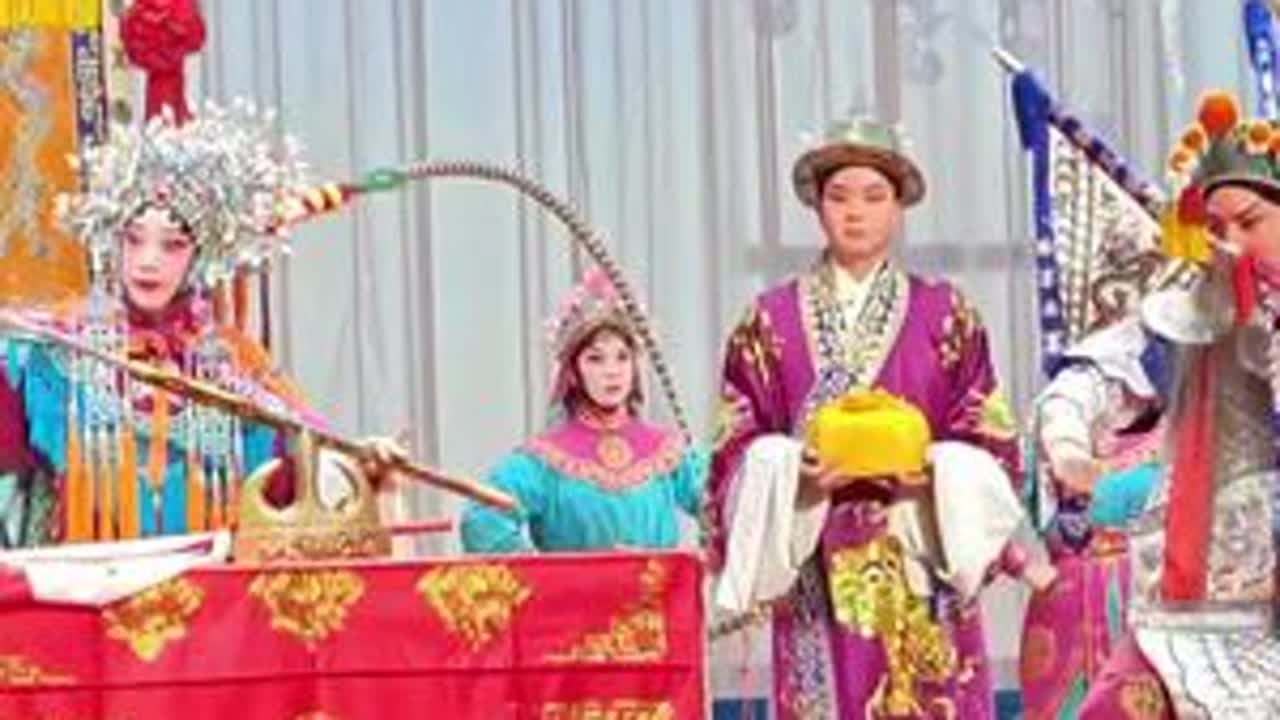 洛阳豫剧院关美利《穆桂英挂帅》:怒一怒把儿的头来刎#豫剧 #穆桂英挂帅